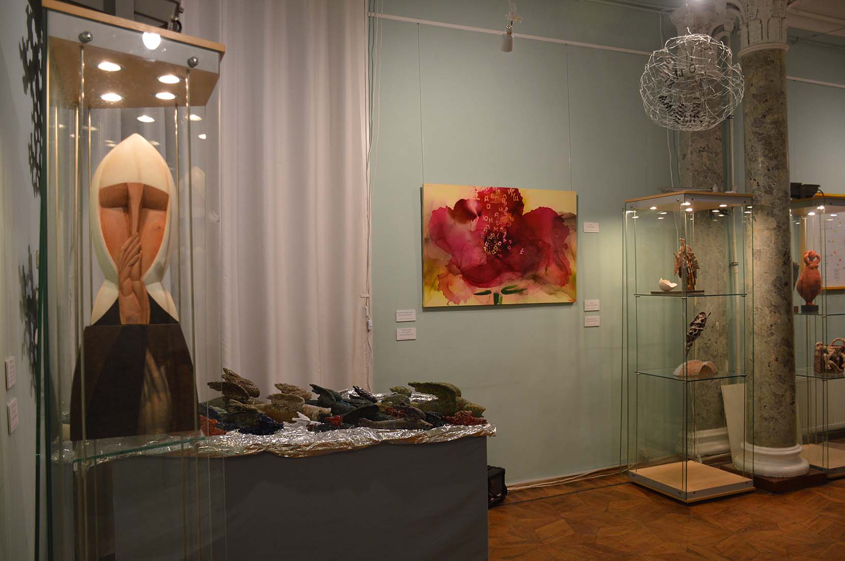 Голубом зале РГБИ открылась выставка художественных работ «Высказывание как послание»